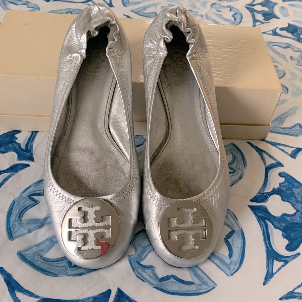 Tory Burch 6.5 silver Reva flats ballet